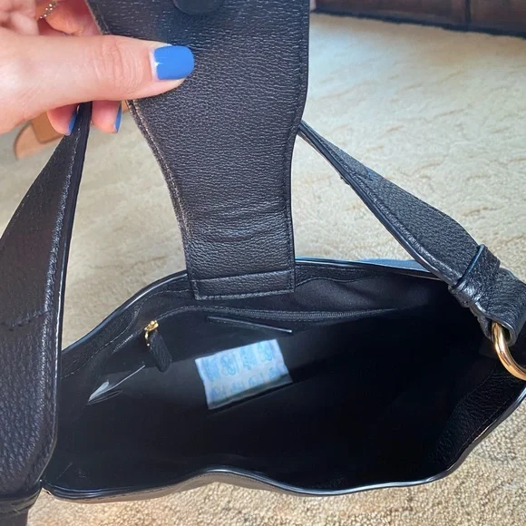 Marc jacob black color leather shoulder bag